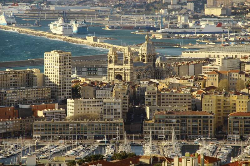 Où faire un bachelor Marketing Digital et dans la Communication sur les réseaux sociaux à Marseille 8ème arrondissement ?
