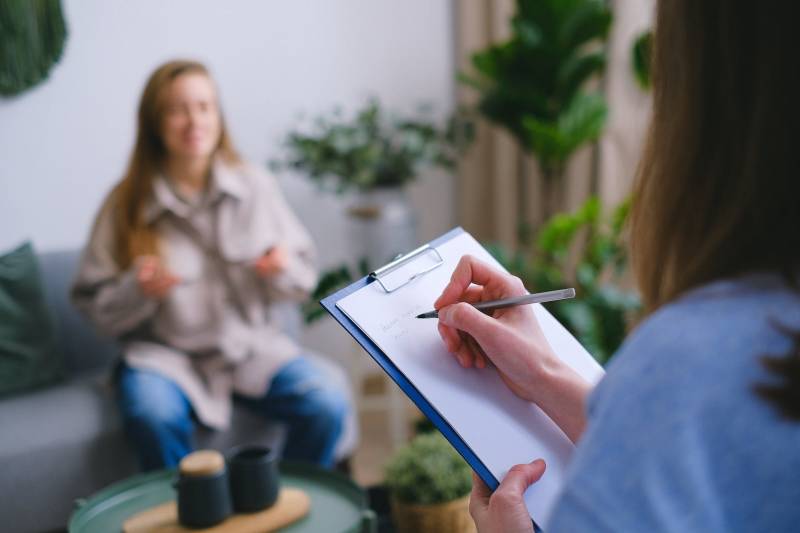 Accès aux Formations de l'IFTE SUD : Baccalauréat Requis pour Évoluer dans le Marketing Digital et la Vente